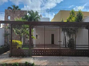 Casa de 3 habitaciones, Mérida · Casa en Venta en Merida F - 2128, 3 Rec. Benito Juarez Norte $10,000,000
