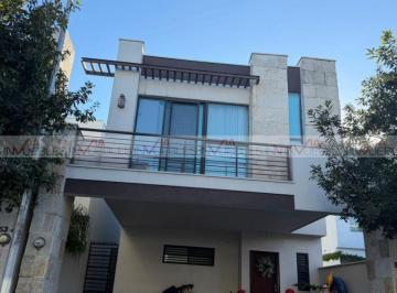 Casa · 199m² · 3 Recámaras · 2 Estacionamientos · Casa en Venta en Cumbrescondido
