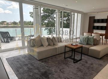 Casa · 790m² · 4 Recámaras · 3 Estacionamientos · Casa en Venta en Lagos del Sol Cancún