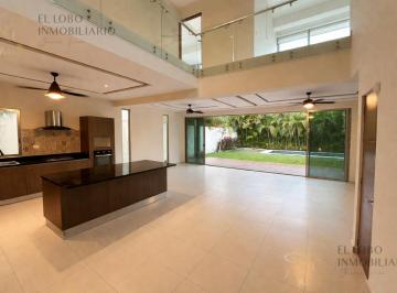Casa · 360m² · 4 Recámaras · Casa en Renta