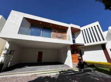 Casa de 4 habitaciones, San Luis Potosí · Casa en Venta en Sierra Azul en San Luis Potosi, con Cuarto de Juegos y Frente Área Verde.