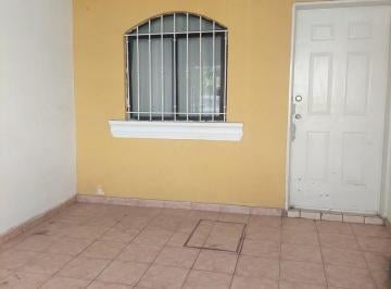 Casa · 95m² · 2 Recámaras · 1 Estacionamiento · Casa en Venta en Lomas del Sol