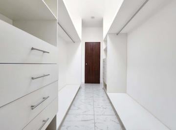 Casa · 170m² · 3 Recámaras · 2 Estacionamientos · Casa - Fraccionamiento Lomas de La Rioja