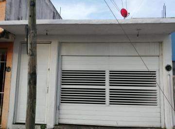 Casa · 80m² · 2 Recámaras · 1 Estacionamiento · Casa - Fraccionamiento Lomas del Rio Medio