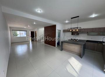Casa de 3 habitaciones, Querétaro · Casa con Amenidades, 3 Recámaras, Sala de Tv. Renta - Cumbres de Juriquilla