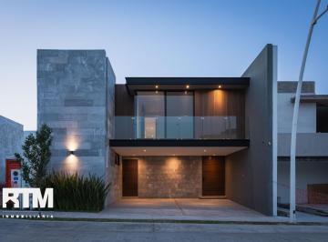 Casa · 245m² · 4 Recámaras · 2 Estacionamientos · Venta de Casa en San Ángel V