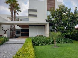 Casa · 750m² · 5 Recámaras · 8 Estacionamientos · Fantástica Casa en Venta en El Campanario