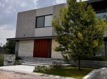 GENTRY REAL ESTATE · Casa en Venta en El Campanario, Moderna y Elegante