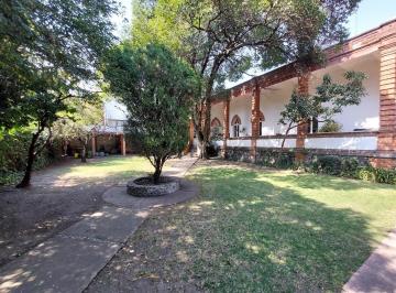 Casa · 392m² · 3 Recámaras · 6 Estacionamientos · Joya Arquitectónica en Toriello Guerra