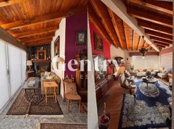 Casa · 746m² · 3 Recámaras · 6 Estacionamientos · Casa en Venta en Vista Real, Qro.