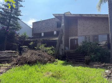 Casa · 600m² · 4 Estacionamientos · Jardines en La Montaña Casa Como Terreno Dos Lotes