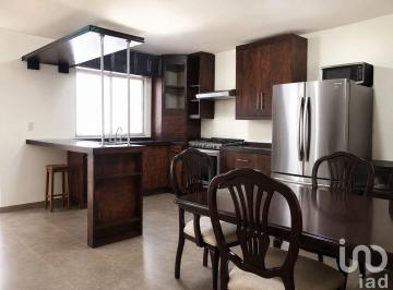 Casa · 268m² · 2 Recámaras · 4 Estacionamientos · Casa en Venta en Lomas de Santiaguito a 700 m del Tec de Morelia, Planta Baja Área Comercial