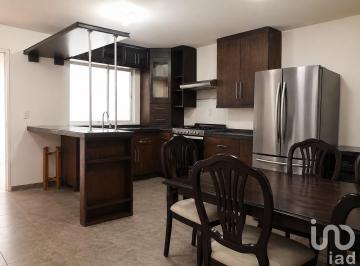 Casa · 268m² · 2 Recámaras · 4 Estacionamientos · Casa en Venta Uso Residencial y Comercial Cerca del Tec de Morelia