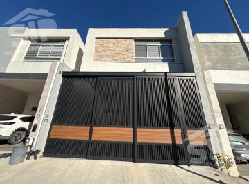 Casa · 230m² · 3 Recámaras · 2 Estacionamientos · Casa - Fraccionamiento Novelia