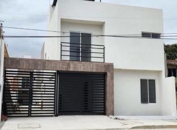 Casa · 150m² · 1 Estacionamiento · Casa - Villahermosa