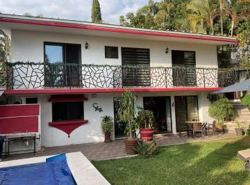 Casa de 3 habitaciones, Cuernavaca · Venta de Casa Sola con Alberca en Privada en Zona Norte a Una Calle del Sat, y de Av Conquistador
