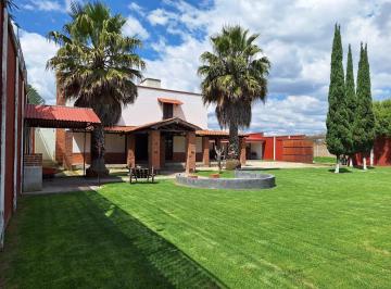 Casa · 400m² · 3 Recámaras · 8 Estacionamientos · Casa en Venta Estilo Campestre en San Gregorio Atzompa, Chipilo
