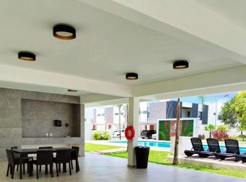 Casa · 160m² · 3 Recámaras · 2 Estacionamientos · Casa Av La Rioja Poligono Sur