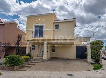 Casa · 154m² · 3 Recámaras · 2 Estacionamientos · Casa en Venta en Fraccionamiento Hacienda Carlota en Chihuahua, Chih.