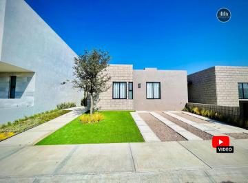 Casa de 2 habitaciones, Corregidora · Casa de Una Planta en Venta - Puerta Real