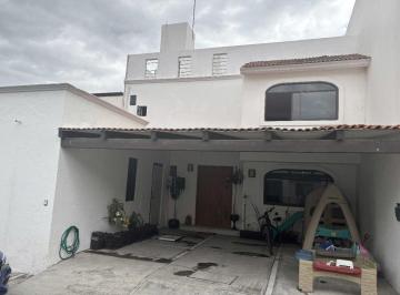 Casa de 4 habitaciones, San Andrés Cholula · Bosques de Granada Atras de Plaza San Diego (Casa Amueblada)