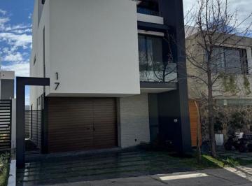 Casa de 3 habitaciones, Zapopan · Casa en Venta, Parques Vallarta, Zapopan