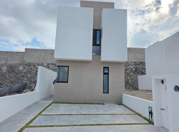 Casa de 2 habitaciones, El Marqués · Casa en Venta en Capital Sur – Diseño Moderno, Doble Altura y Excelente Equipamiento