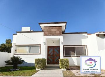 Casa · 165m² · 3 Recámaras · 2 Estacionamientos · Casa en Fraccionamiento Residencial Haciendas de Tequisquiapan