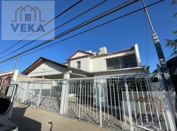 Casa · 550m² · 5 Recámaras · 2 Estacionamientos · Casa - Panamericana