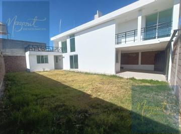 Casa · 155m² · 3 Recámaras · 2 Estacionamientos · Casa en Venta con Tres Recámaras y Jardín en El Sabinal, Tlaxcala