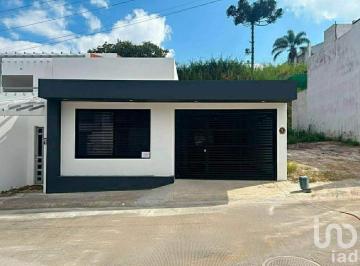 Casa · 144m² · 3 Recámaras · 1 Estacionamiento · Venta de Casa de un Nivel en Las Ánimas en Xalapa