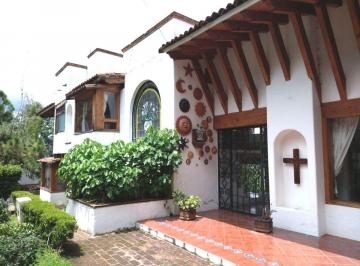 Casa de 6 habitaciones, Valle de Bravo · Oportunidad. casa con Mucho Encanto. Valle de Bravo