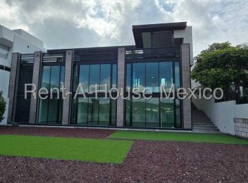 Casa · 750m² · 4 Recámaras · 8 Estacionamientos · Casa de Autor en Venta, Villas de Mesón Juriquilla
