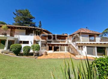 Casa en condominio de 6 habitaciones, Valle de Bravo · Casa en Venta en El Club de Golf Avandaro