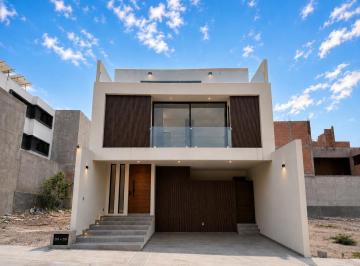 Casa de 3 habitaciones, San Luis Potosí · Casa con Roof Frente Al Lago - $6.59 Mdp