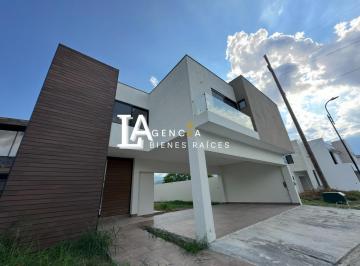 Casa de 3 habitaciones, Monterrey · Casa La Joya Privada Loreto