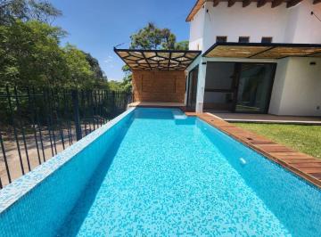 Casa de 3 habitaciones, Ixtapan de la Sal · Casa Lago I Completamente Nueva, Se Entrega Amueblada y Equipada, con Alberca, Jardín y Terraza.