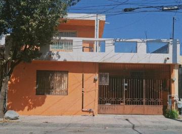 Casa de 4 habitaciones, Guadalupe · Casa en Venta en Guadalupe a 2 Cuadras de Estadio Bbva Col. Tolteca