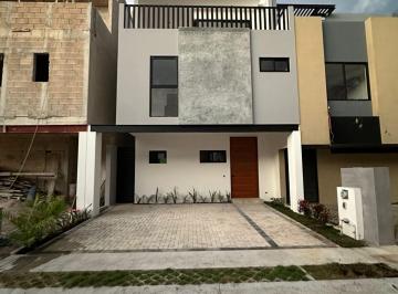 Casa · 180m² · 3 Recámaras · Casa - Arbolada