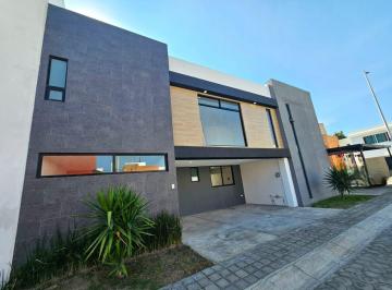 Casa · 149m² · 4 Recámaras · 2 Estacionamientos · Casa Nueva en Venta en San Pedro Cholula $3,970,000