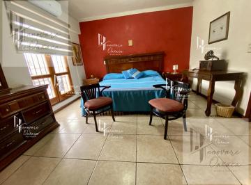 Casa · 300m² · 6 Recámaras · 9 Estacionamientos · Casa en Oaxaca Centro
