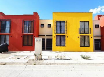 Casa · 76m² · 3 Recámaras · 1 Estacionamiento · Casa en Renta 3 Recamarás Fraccionamiento Villa Universidad a 2 Min de La Ug