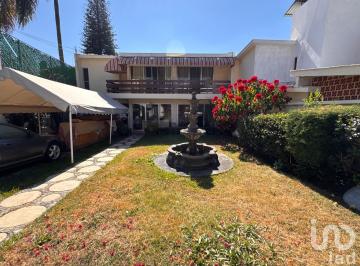Casa · 295m² · 3 Recámaras · 2 Estacionamientos · Casa en Venta en Col. Maravillas Cuernavaca, Morelos