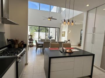 Casa · 260m² · 3 Recámaras · 2 Estacionamientos · Casa en Fraccionamiento Villas Cholul