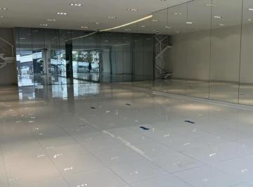 Local comercial · 350m² · 7 Estacionamientos · Local a Pie de Calle