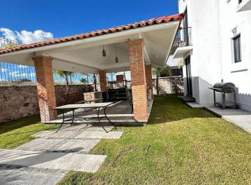 Casa · 1150m² · 13 Recámaras · 6 Estacionamientos · Casa de 1000 m² con 13 Recámaras en Renta en San Miguel de Allende