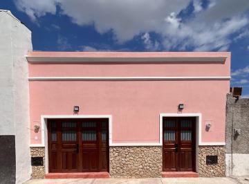 Casa de 3 habitaciones, Mérida · Casa en Venta en El Centro de Mérida, a Unas Cuadras del Parque La Plancha, Yuc.