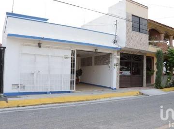 Casa · 160m² · 2 Recámaras · 1 Estacionamiento · Vendo Casa con Recámara y Estudio en Planta Baja | Fracc. Herradura.