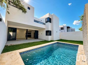 Casa · 306m² · 4 Recámaras · 4 Estacionamientos · Casa en Venta 4 Recamaras Residencial Parque Natura Merida Yucatan