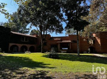 Casa · 1800m² · 6 Recámaras · 7 Estacionamientos · Venta de Casa en Xalapa, Veracruz